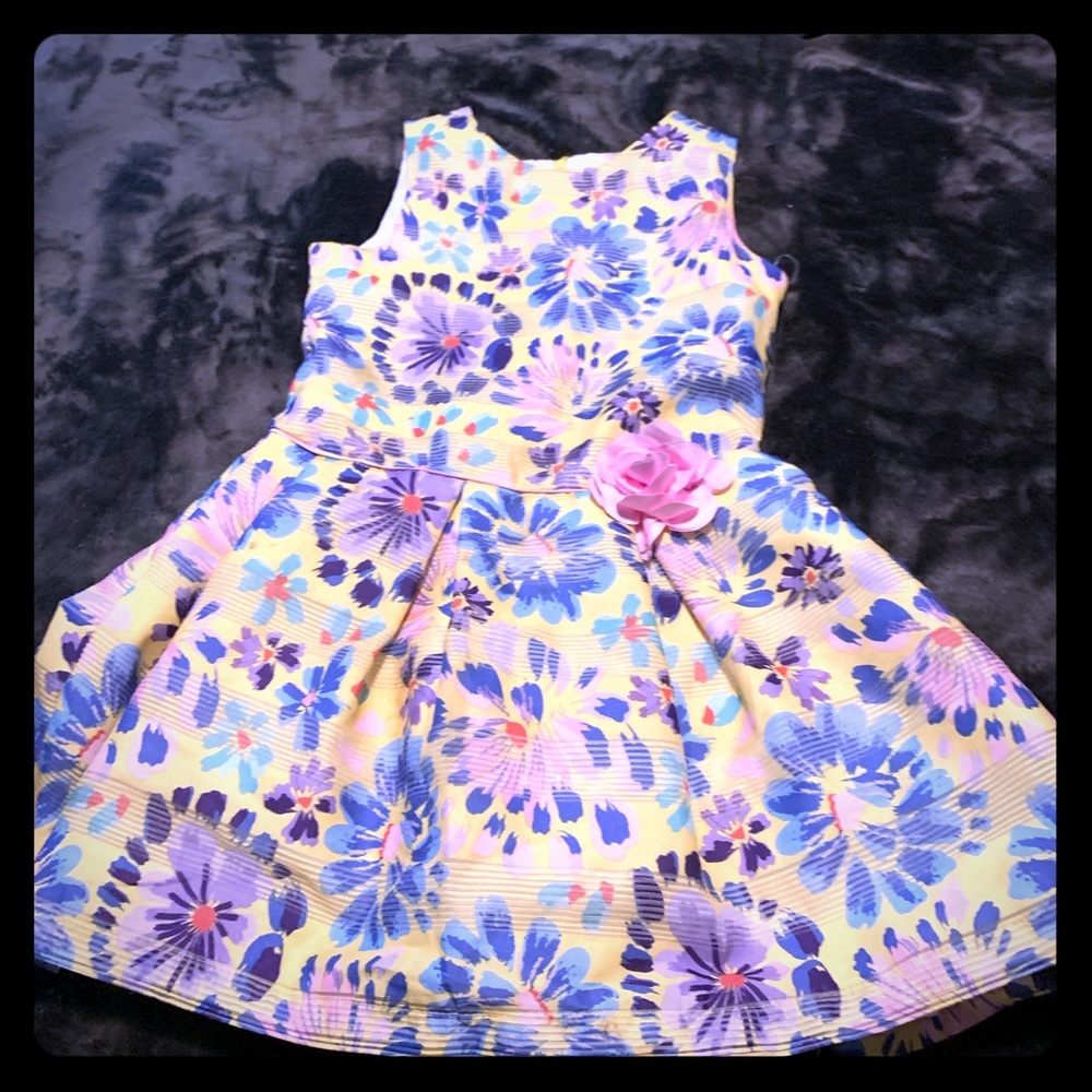 Girls dress